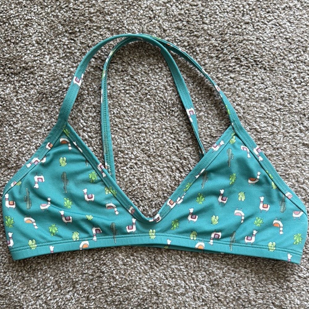Jolyn Clothing Green Merlin 2 top. Size small